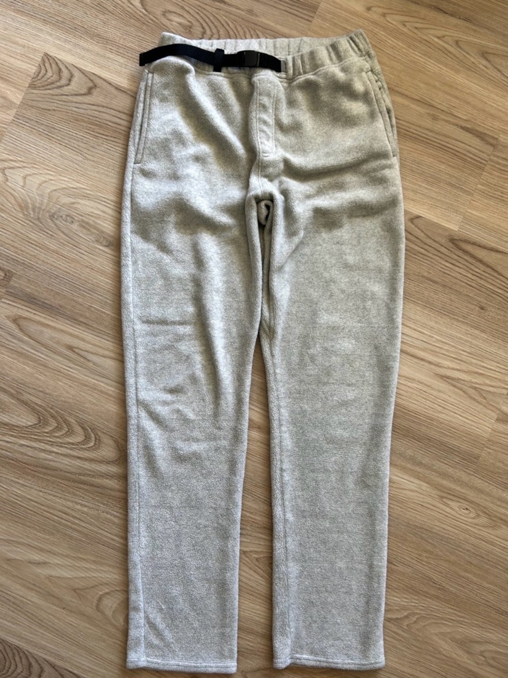 Patagonia Men's Fleece Joggers in Light Gray with Black Belt